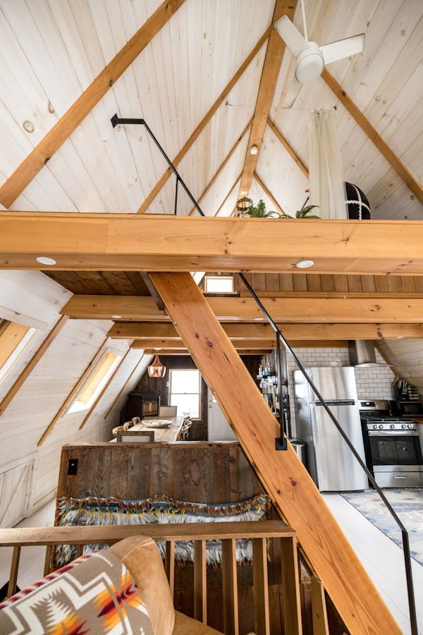 Transformez vos combles en atouts fonctionnels avec harnois